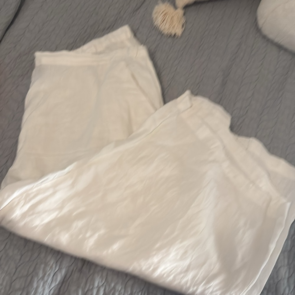 Ellen Tracy XL wide leg, crop linen pants.